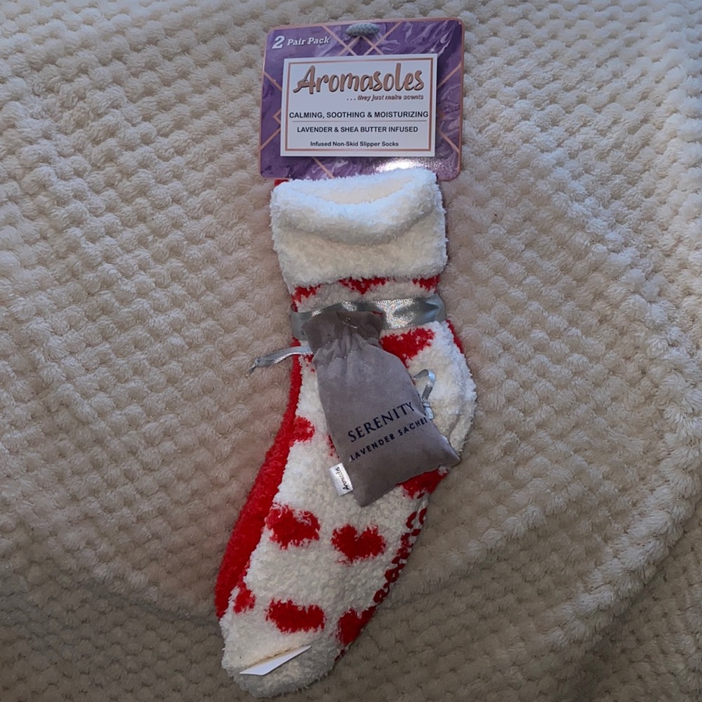Aromasoles Slipper Socks 2 Pair NWT